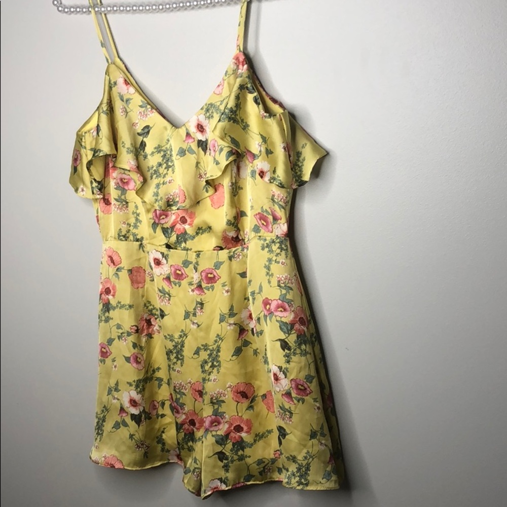 Urban Outfitters yellow floral Romper - Picture 3 of 7